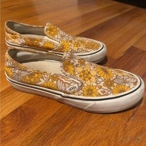 Vans slip-on sneaker | yellow floral print in size 10